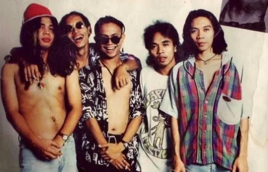 Ivanka Slank Muda: Perjalanan Transformasi Bassist Ikonik dari Era Formasi Transisi hingga Puncak Kejayaan Album Tujuh