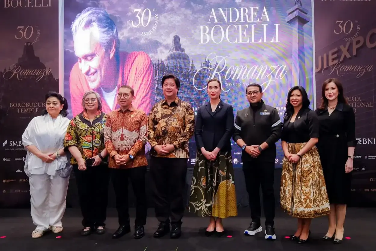 Candi Borobudur konser Andrea Bocelli
