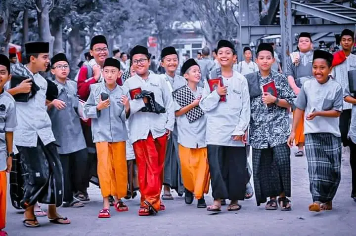 Kehidupan santri di pondok pesantren