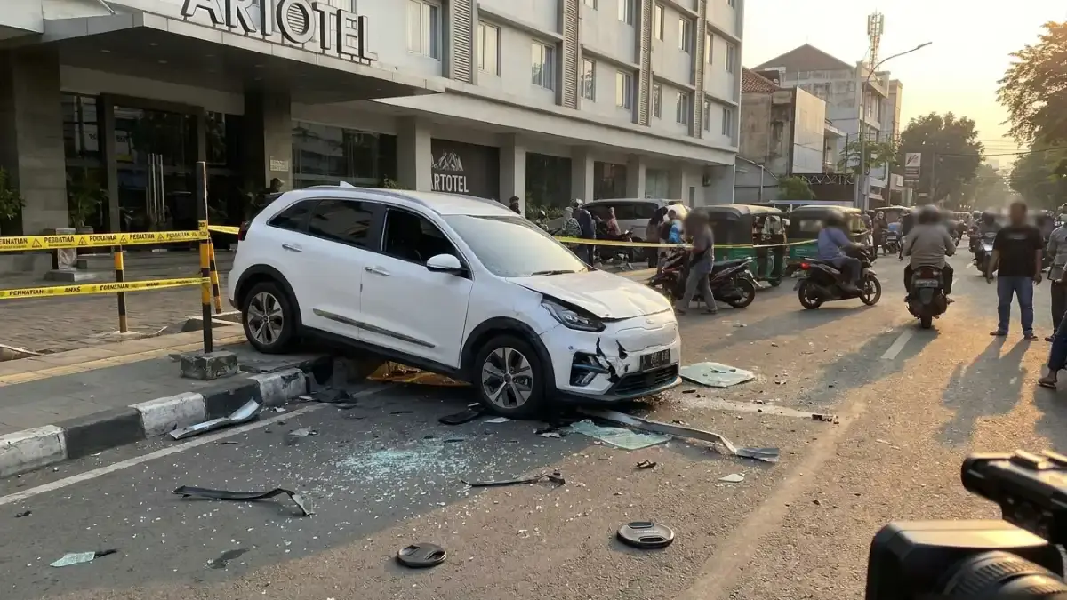  Polisi olah TKP kecelakaan Blok M